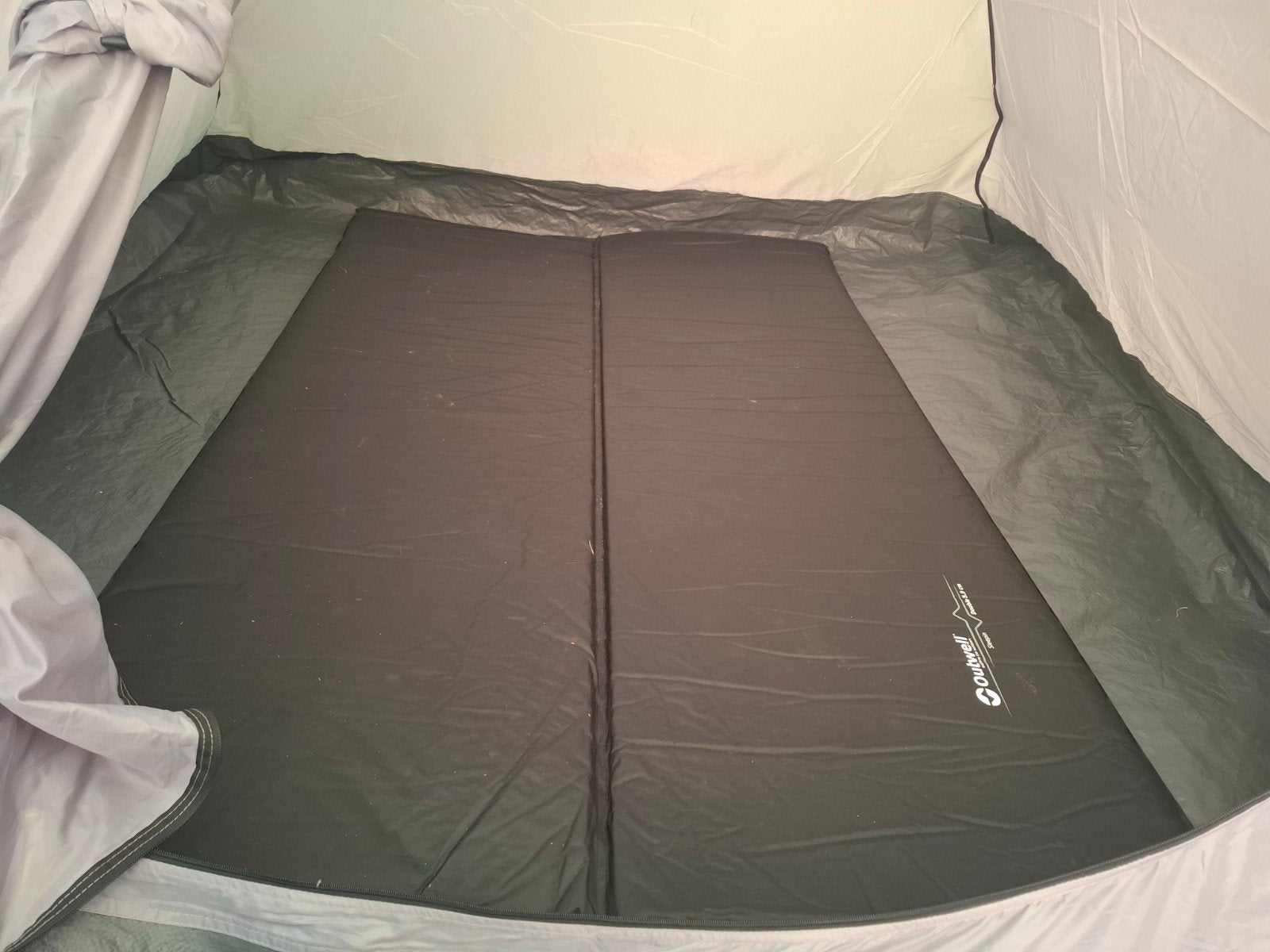 Tweepersoons self-inflating luchtbed. 5 CM dik., Ophalen of Verzenden, Gebruikt
