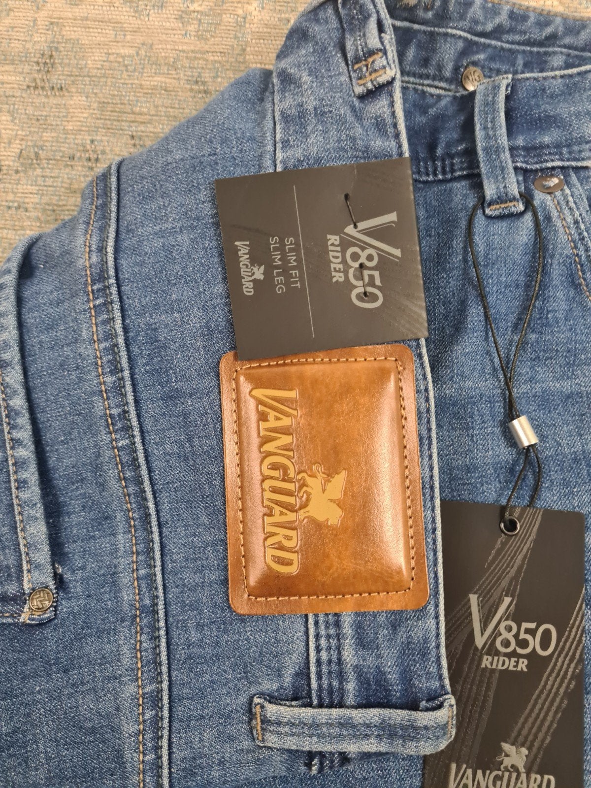 Vanguard V850 MBU W38 L34 NIEUW Slim STRETCH Bronno3834

Tai, W36 - W38 (confectie 52/54), New Yorkstraat 50, 1175 RD Lijnden