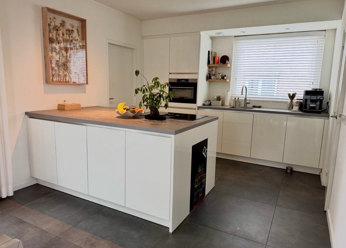 Schiereiland keuken hooggglans wit +betonlook kunststof blad, Ophalen, 75 cm of meer, Wit, Zo goed als nieuw
