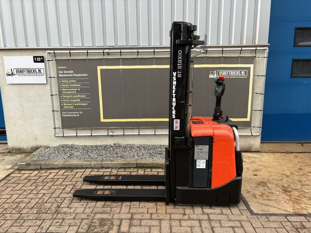 VS-22975 Elektrische triplex stapelaar BT SPE160, Zakelijke goederen, Machines en Bouw | Heftrucks en Intern transport, 1000 tot 2000 kg