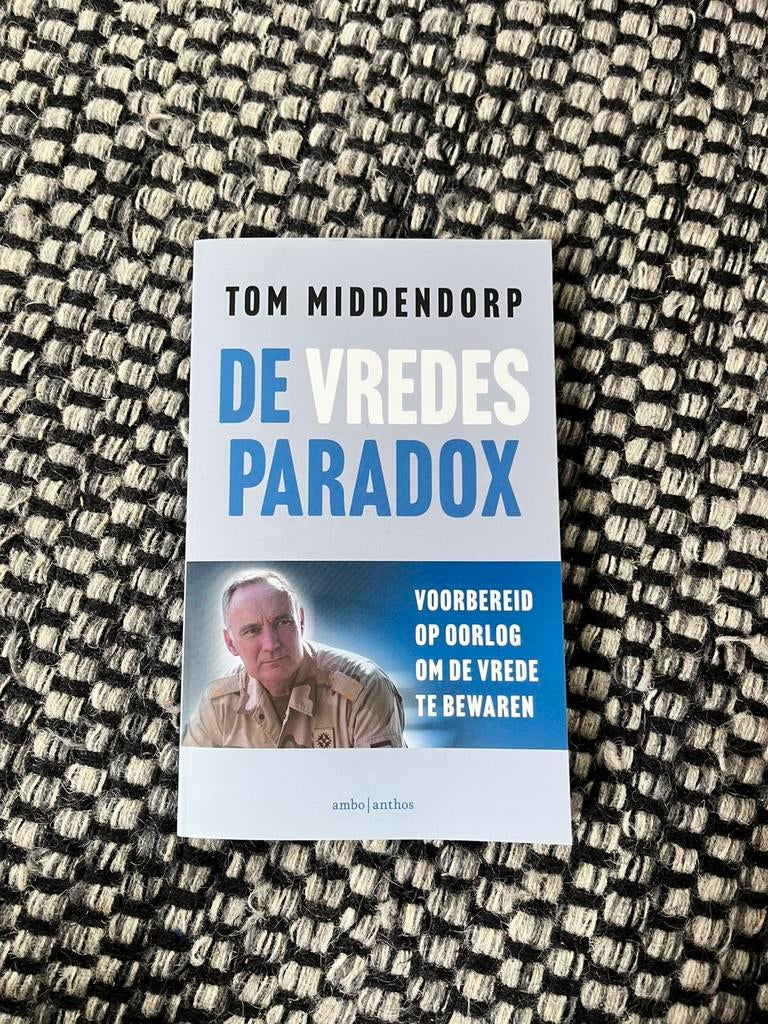 Tom Middendorp - De vredesparadox, Ophalen of Verzenden, Zo goed als nieuw, Tom Middendorp, Nederland