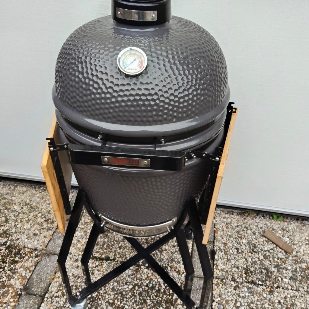 Kamado Grill Guru Medium en Accessoires, Ophalen, Gebruikt, Met accessoires