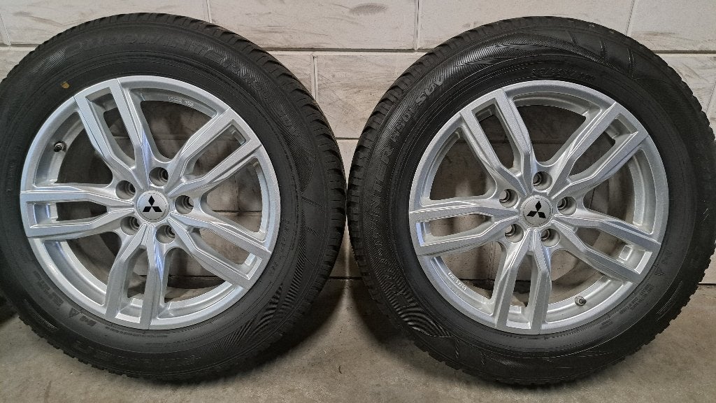 Foto 5 van Lichtmetalen velgen Outlander ASX Sportage IX35 215/65/17