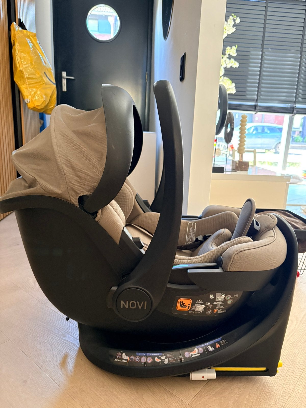 Novi Baby Jacky Pro 360 V2 Autostoel Bruin |Groep 0+| Isofix, Autogordel of Isofix, Zo goed als nieuw, Ophalen, 0 t/m 10 kg