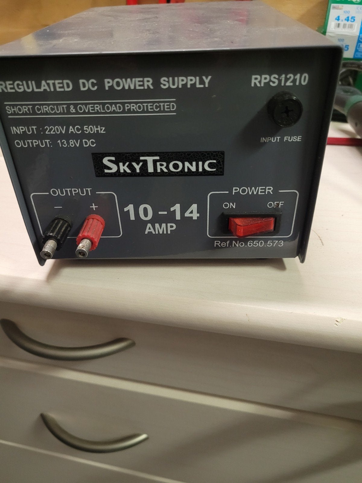 SkyTronic RPS1210 Gereguleerde DC Voeding 10-14A, Ophalen of Verzenden
