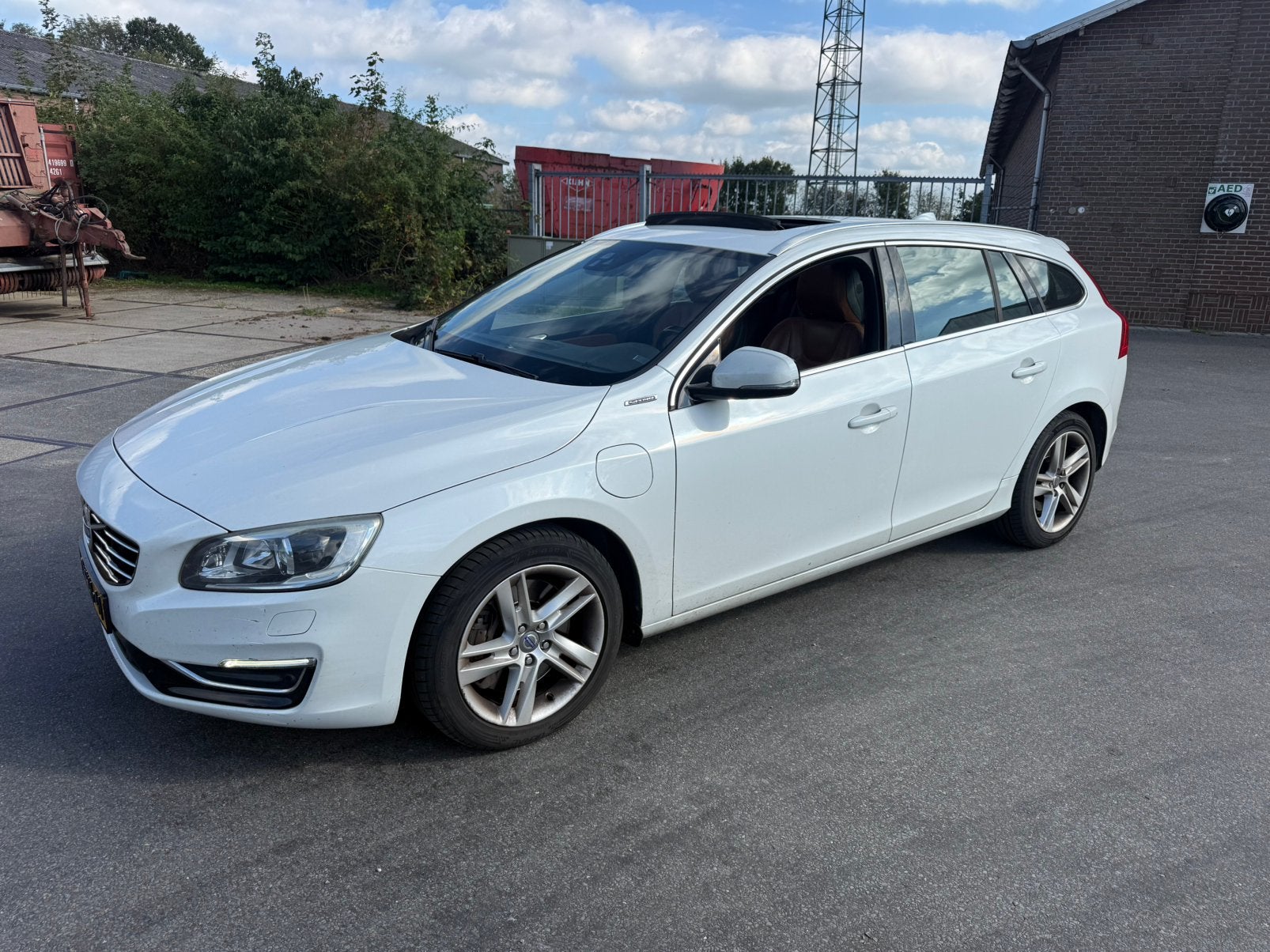 Volvo V60 D6 215pk Plug-in Hybrid 2013 Wit, Automaat, 1800 kg, Euro 6, Wit