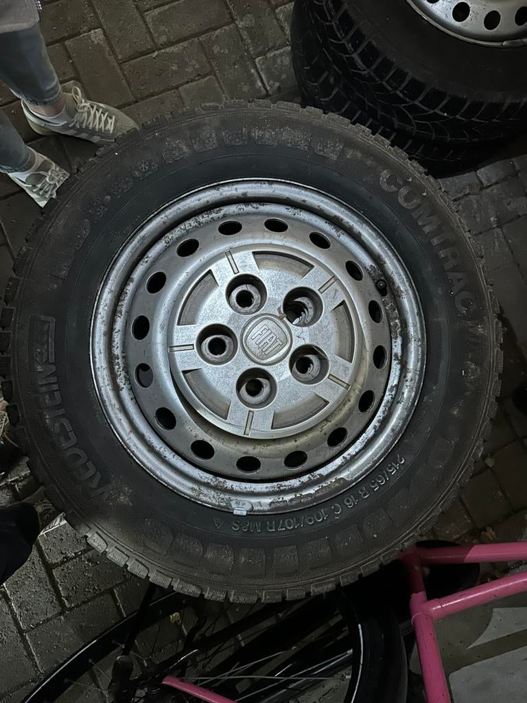 Winterbanden camper 215/65 R16 C, Auto diversen, Aanhangwagen-onderdelen, Ophalen, Zo goed als nieuw