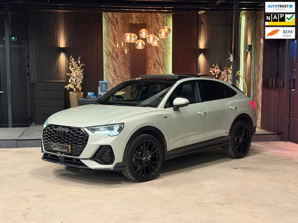 Audi Q3 Sportback 45 TFSI e 3X S-LINE|PANO|BOMVOL!, Auto's, Audi, Gebruikt, Euro 6, 150 pk, Hybride Elektrisch/Benzine