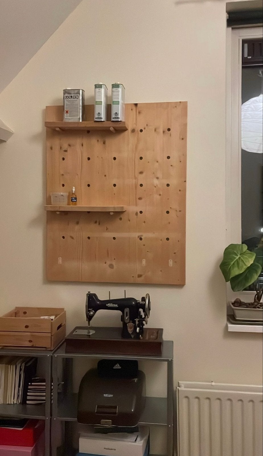 Houten wandbord voor atelier of schuur, Huis en Inrichting, Woonaccessoires | Wandplanken en Boekenplanken, Ophalen, Gebruikt
