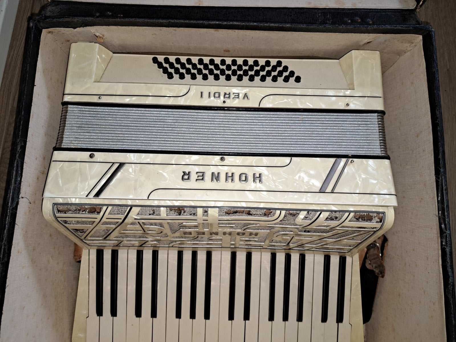 Hohner Verdi Accordeon met originele doos, Muziek en Instrumenten, Ophalen, Gebruikt, Toetsaccordeon, Met koffer
