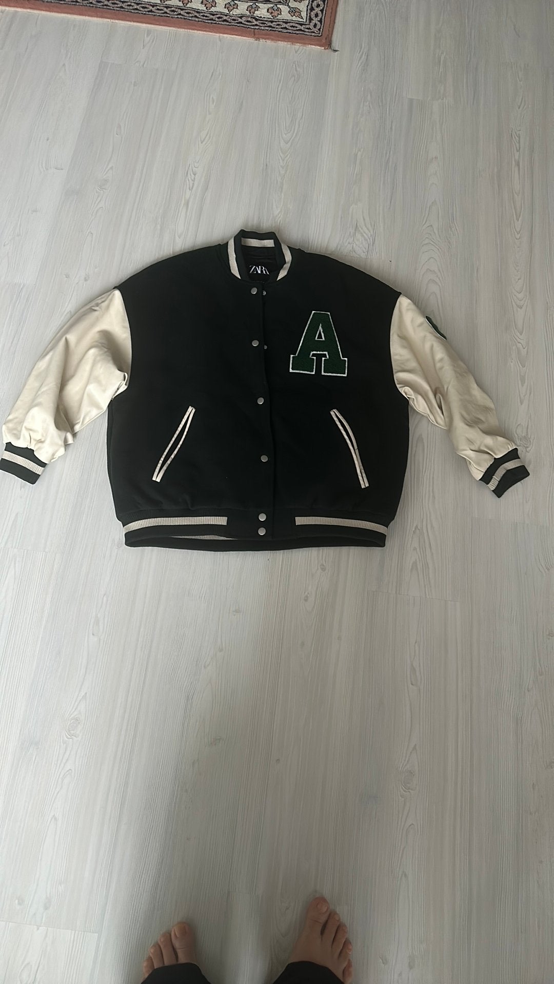 Zara varsity jas zwart/groen, Ophalen, Zo goed als nieuw, Zwart