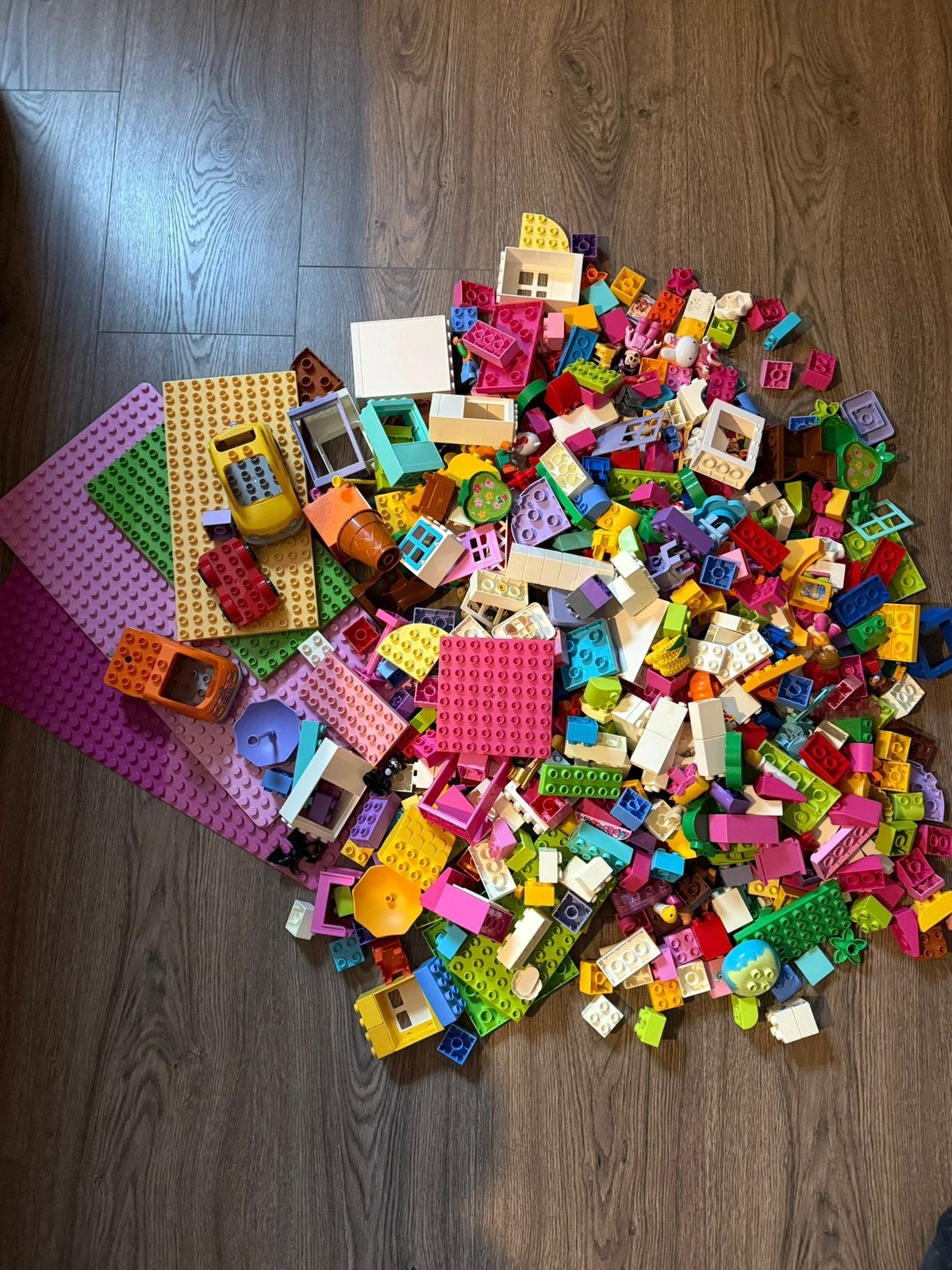 Grote partij DUPLO met bouwplaten, voertuigen en figuren, Ophalen of Verzenden, Gebruikt
