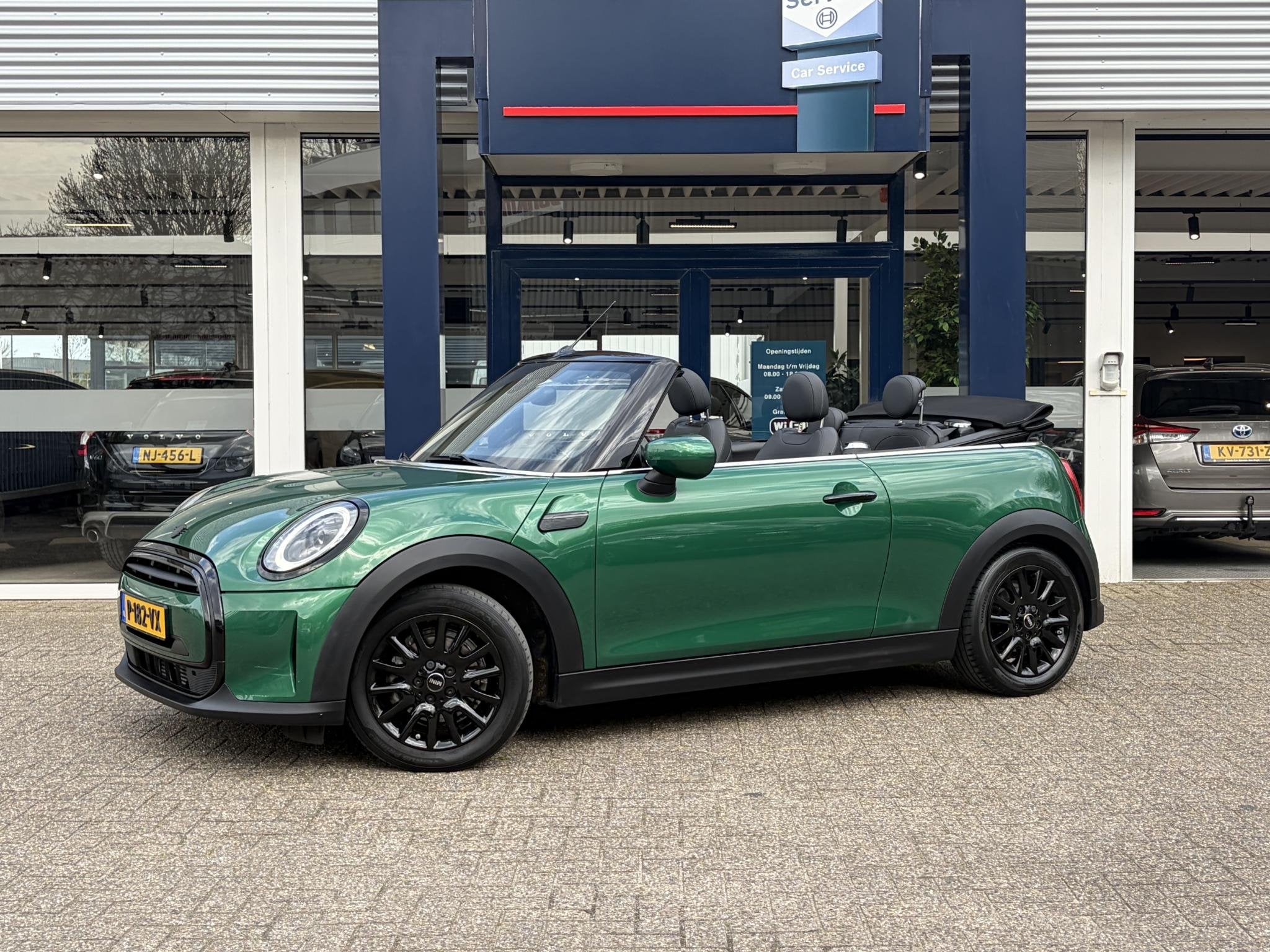 MINI Cabrio 1.5 Cooper Classic / Automaat / NL-Auto / Dealer, 136 pk, Gebruikt, Cabriolet, 4 stoelen
