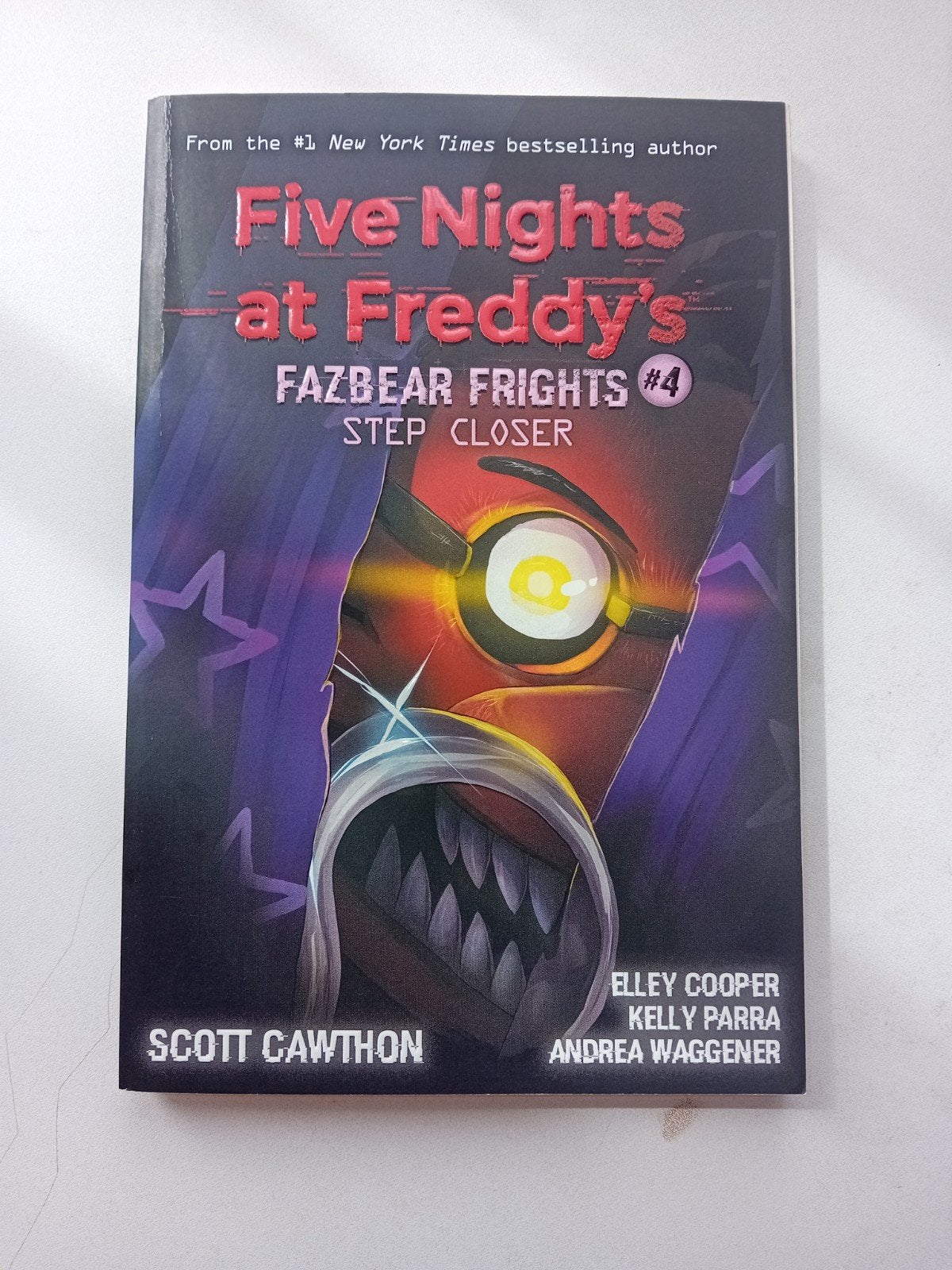 Five Nights at Freddy's Fazbear Frights #4 Step Closer, Ophalen, Zo goed als nieuw, Scott Cawthon