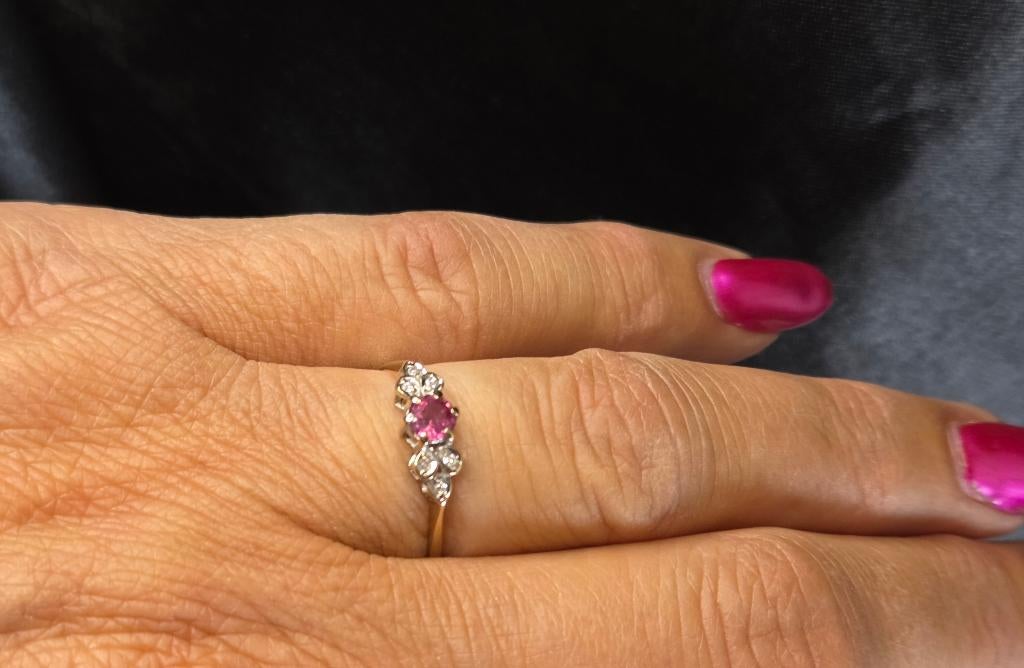 Gouden Vintage ring roze saffier en diamant. 2026/232., 18 tot 19, ., Nieuw, Ophalen of Verzenden