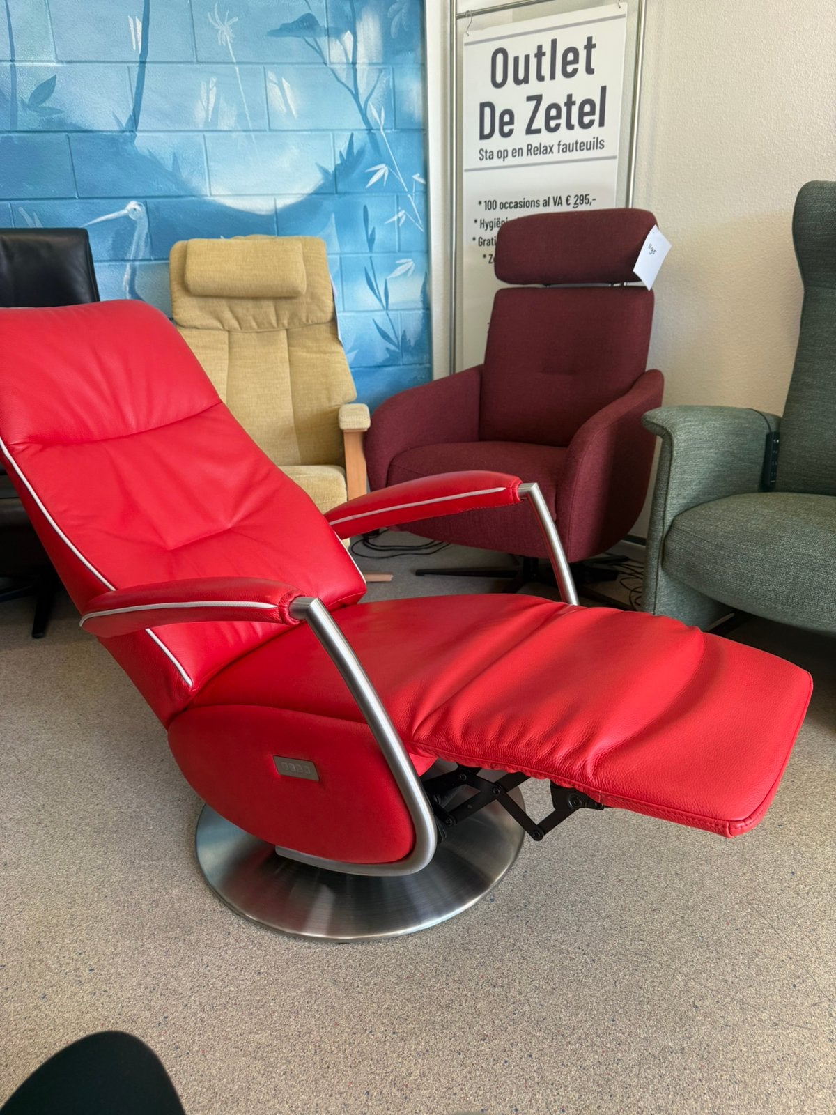 Relaxfauteuil met sta op functie De toekomst stoel, Ophalen of Verzenden, Zo goed als nieuw, Leer, Gratis bezorging of ophalen met korting