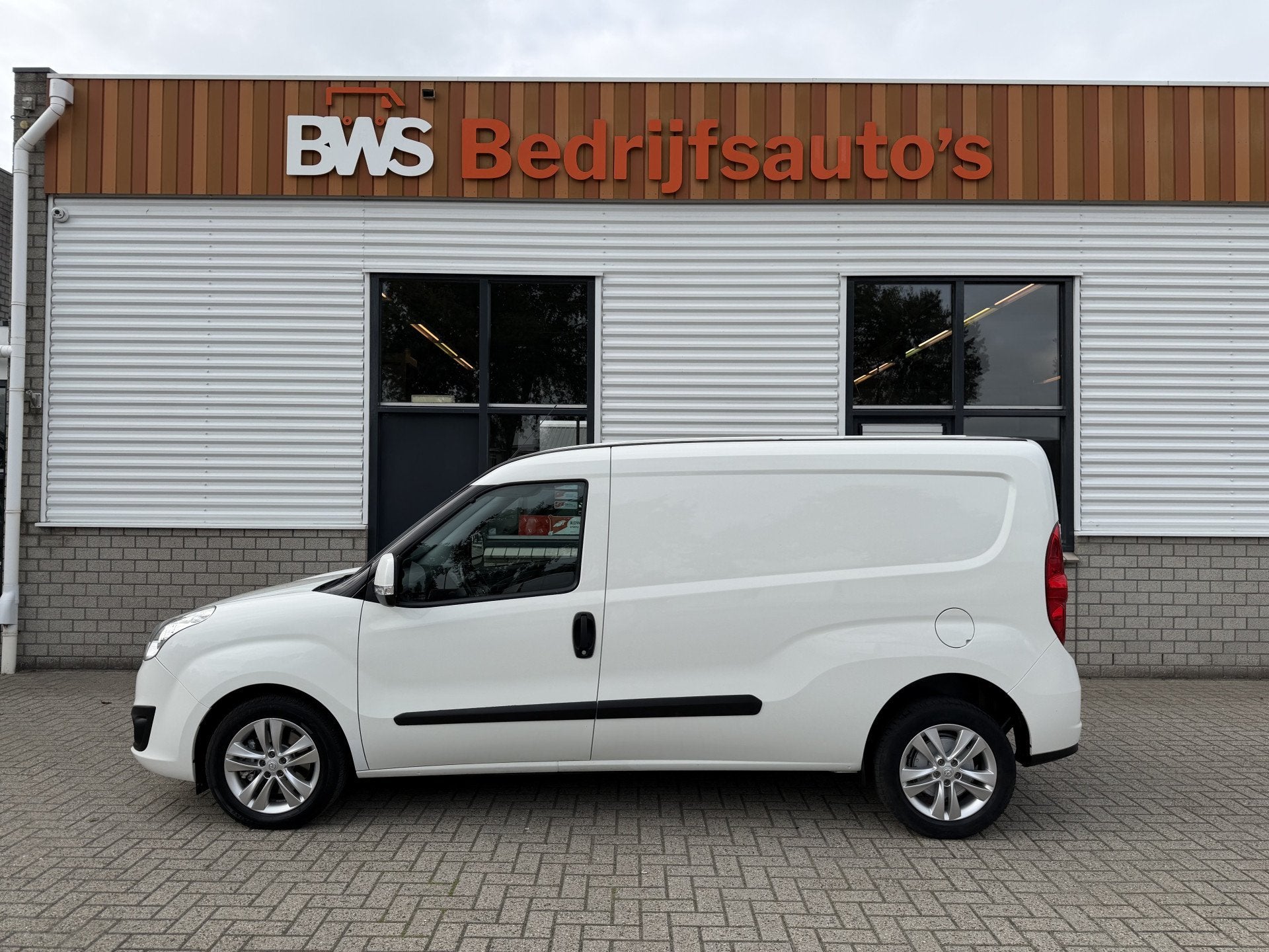 Opel Combo 1.6 CDTi 105pk L2H1 Sport / vaste prijs rijklaar, Voorwielaandrijving, Stof, Gebruikt, 4 cilinders