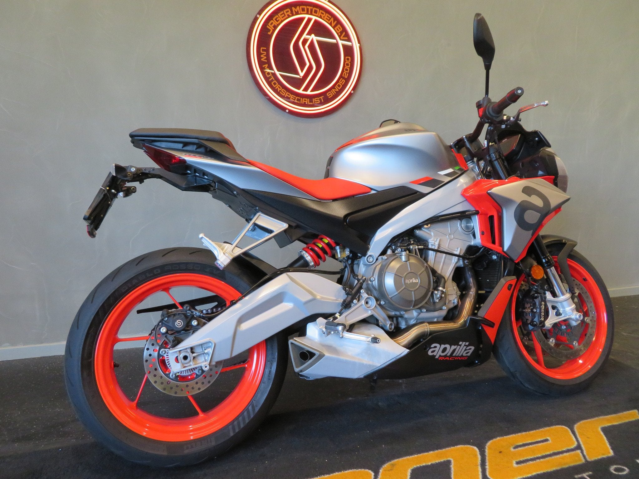 Aprilia TUONO 660 RACING HISTORIE TOP! (bj 2021), Naked bike, 660 cc, Bedrijf