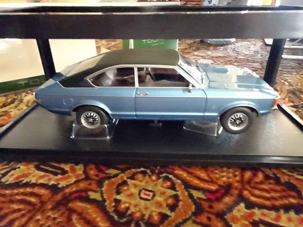 ZEER MOOIE FORD GRANADA COUPE L2.3 IN OVP 1;18 TOURING MODEL, Hobby en Vrije tijd, Modelauto's | 1:18, Ophalen of Verzenden, Zo goed als nieuw