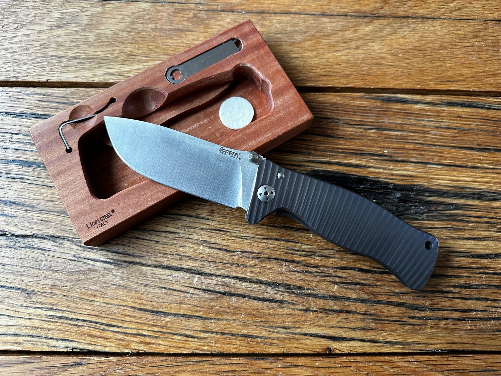 LionSteel SR-1 V  titanium zakmes, Hobby en Vrije tijd, Ophalen, Zo goed als nieuw