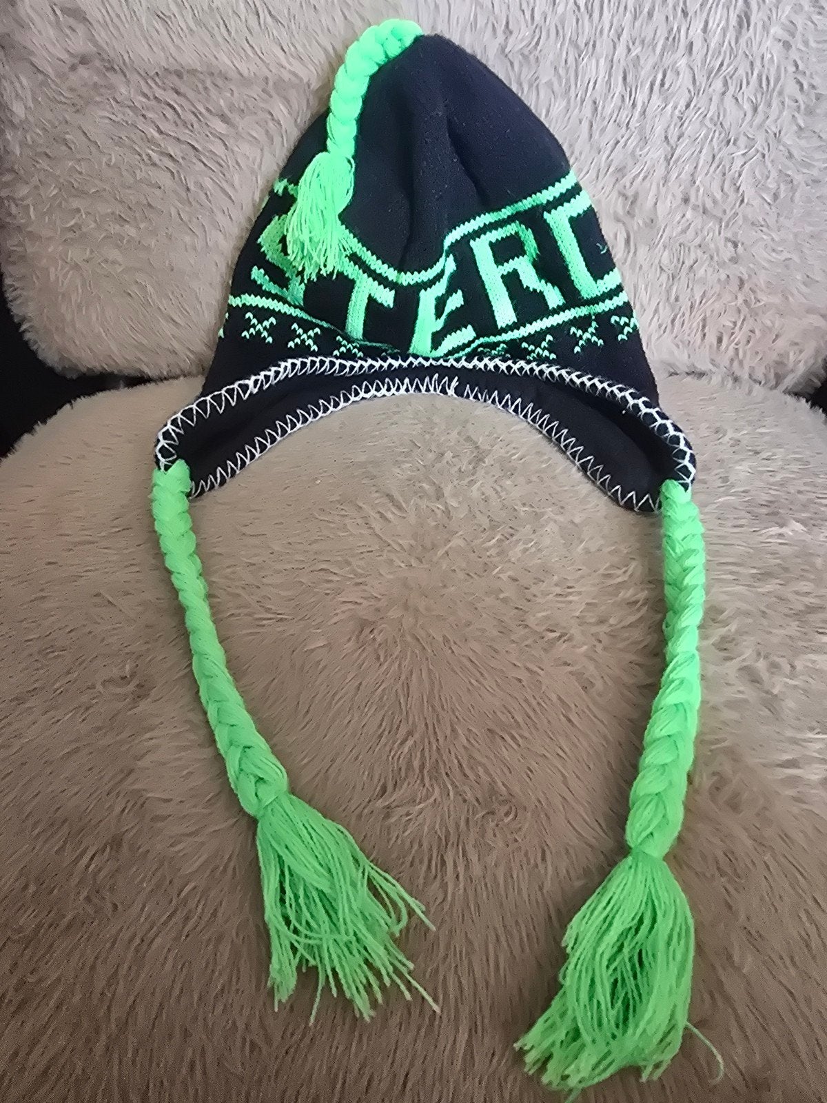 Amsterdam Muts met Vlechten - Zwart/Neon Groen doos G, Maat 46/48 (XL) of groter, Ophalen of Verzenden, Muts, Onbekend