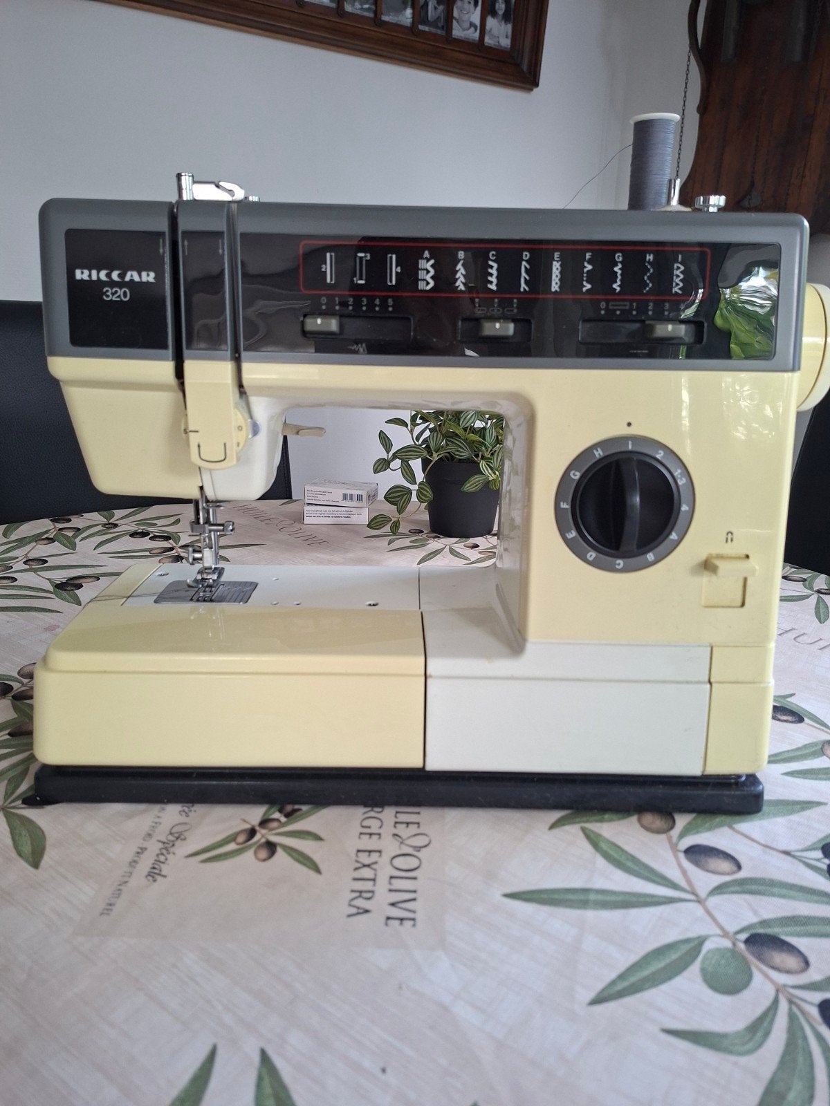 Naaimachine RICCAR 320, Ophalen, Gebruikt, Naaimachine, Overige merken