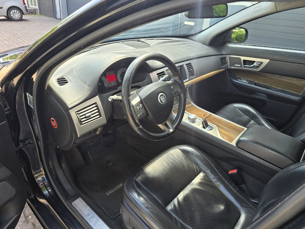 Jaguar XF 2.7 D V6 Luxury display valt uit (bj 2008), Automaat, 1730 kg, Zwart, Bedrijf