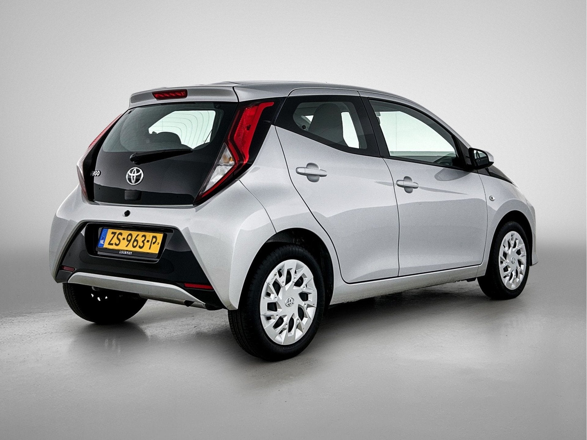 Toyota Aygo 1.0 VVT-i x-play (bj 2019, automaat), 12 maanden, Stof, Gebruikt, 4 stoelen