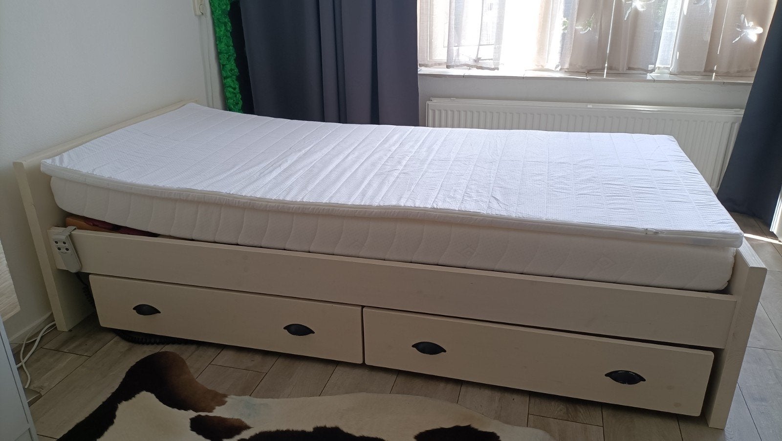 Eenpersoonsbed met elektrisch verstelbare lattenbodem, Ophalen, 90 cm, Eenpersoons, 200 cm