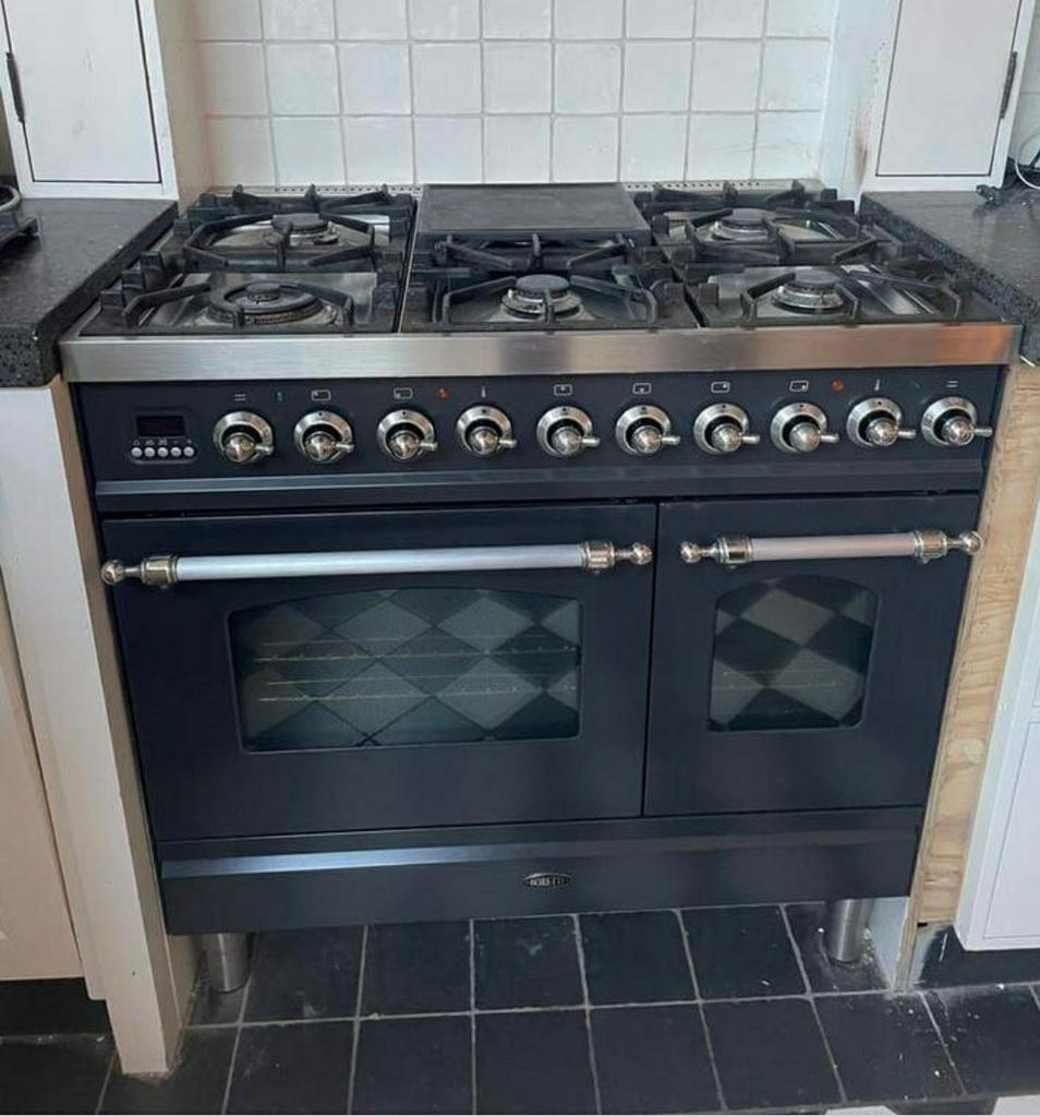 Gasfornuis BORETTI 90cm, Witgoed en Apparatuur, Fornuizen, Ophalen, 4 kookzones, Zo goed als nieuw, Gas