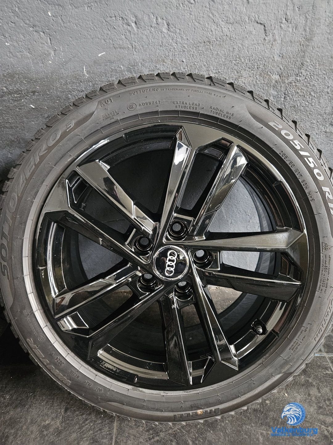 8mm! Originele Audi A3 8Y 17 inch zwarte velgen 5x112 winter, Gebruikt, -, -, Banden en Velgen