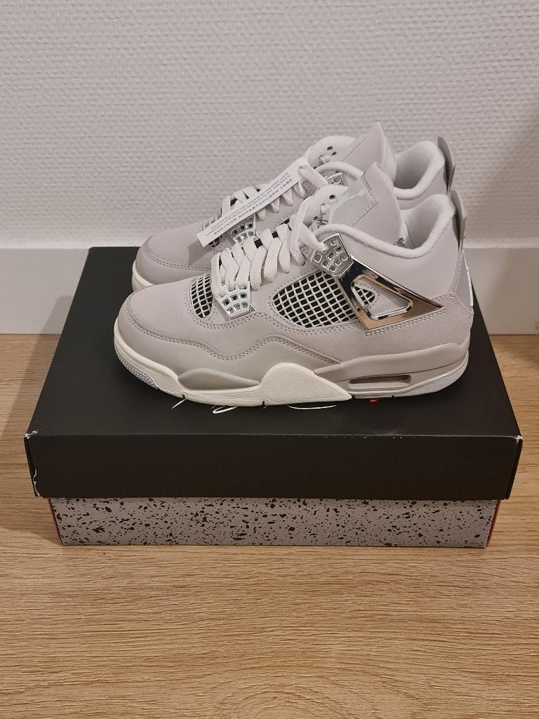 Air Jordan 4 Retro WMNS "Frozen Moments" || AQ9129-001, Nike Air Jordan, Overige kleuren, Nieuw, Ophalen of Verzenden
