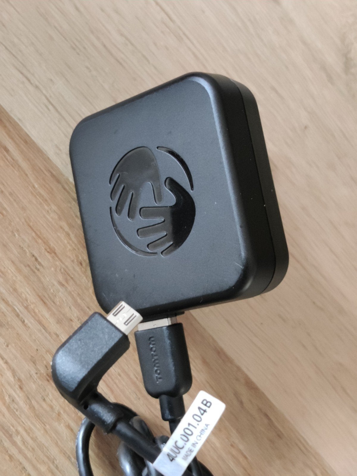TomTom Oplader met USB-kabel (Model: 4UUC6B), Ophalen of Verzenden, Zo goed als nieuw