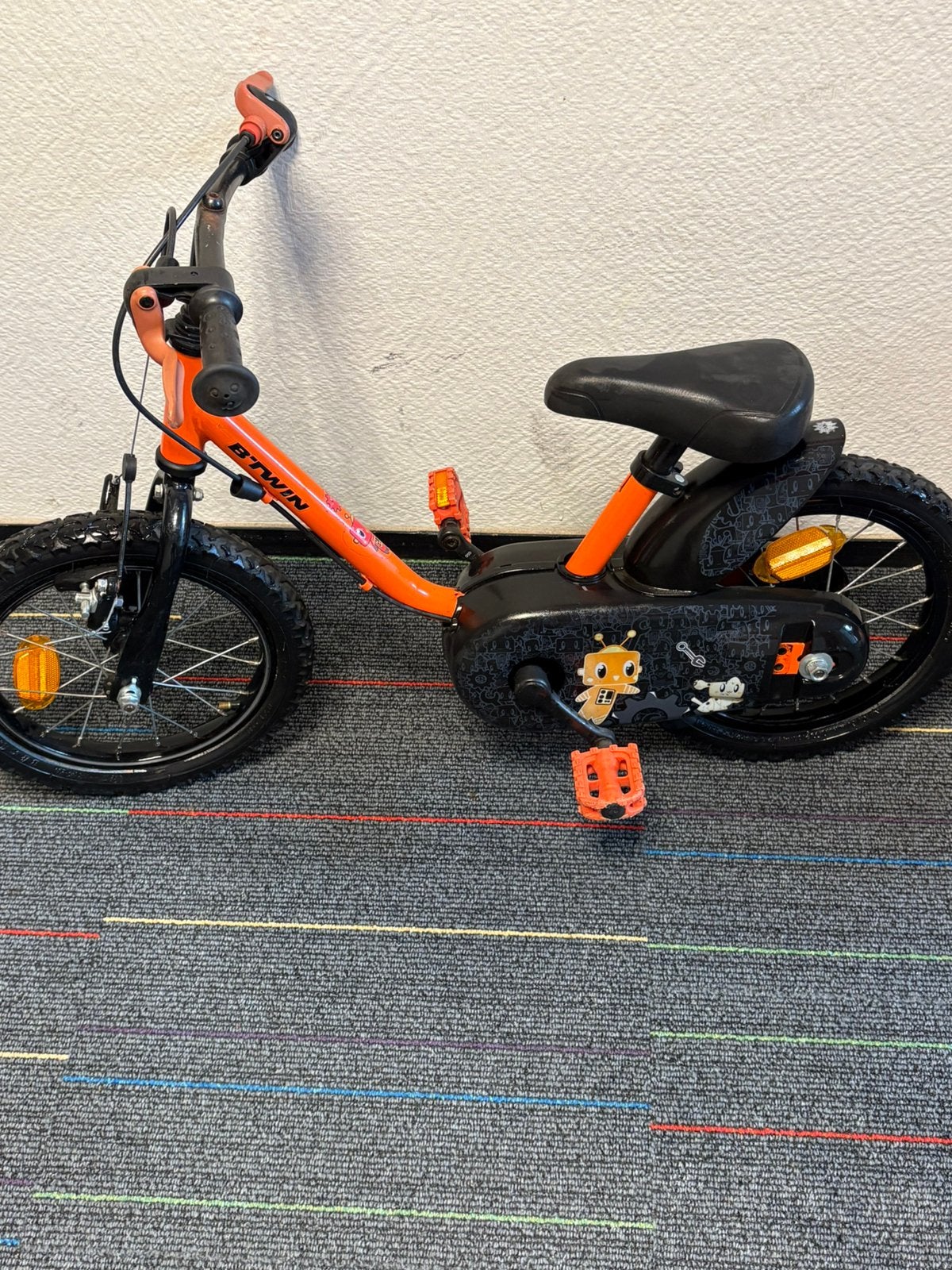 B-twin kinderfietsje 12 inc, Ophalen, Zo goed als nieuw, Minder dan 16 inch