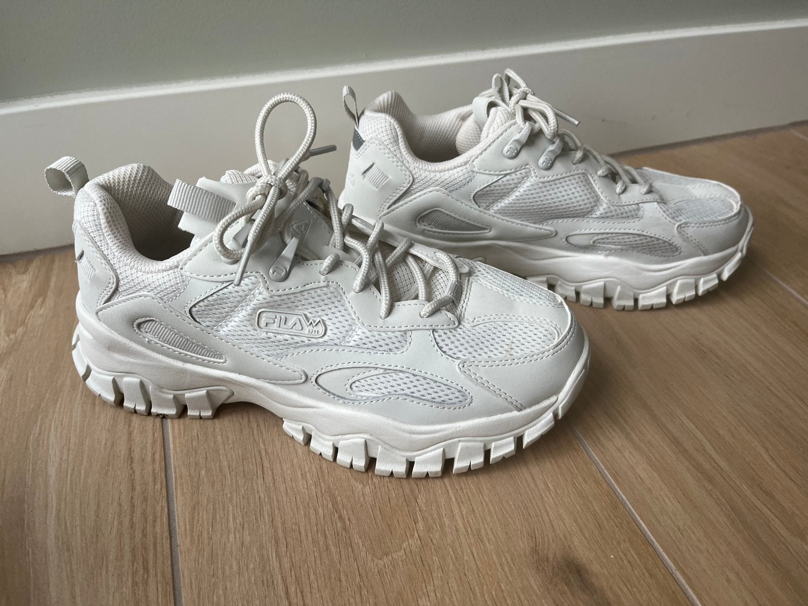 Witte sportschoenen / sneakers Fila maat 39, Wit, Ophalen of Verzenden, Sneakers of Gympen, Zo goed als nieuw
