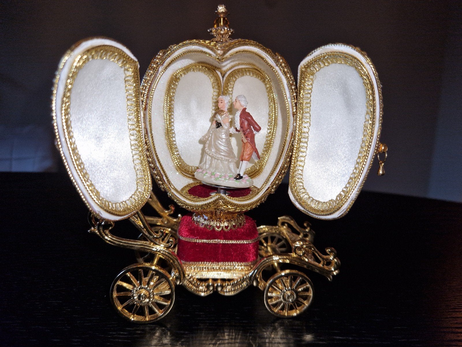 Zeldzame Fabergé stijl egg muziekdoos, Antiek en Kunst, Ophalen of Verzenden