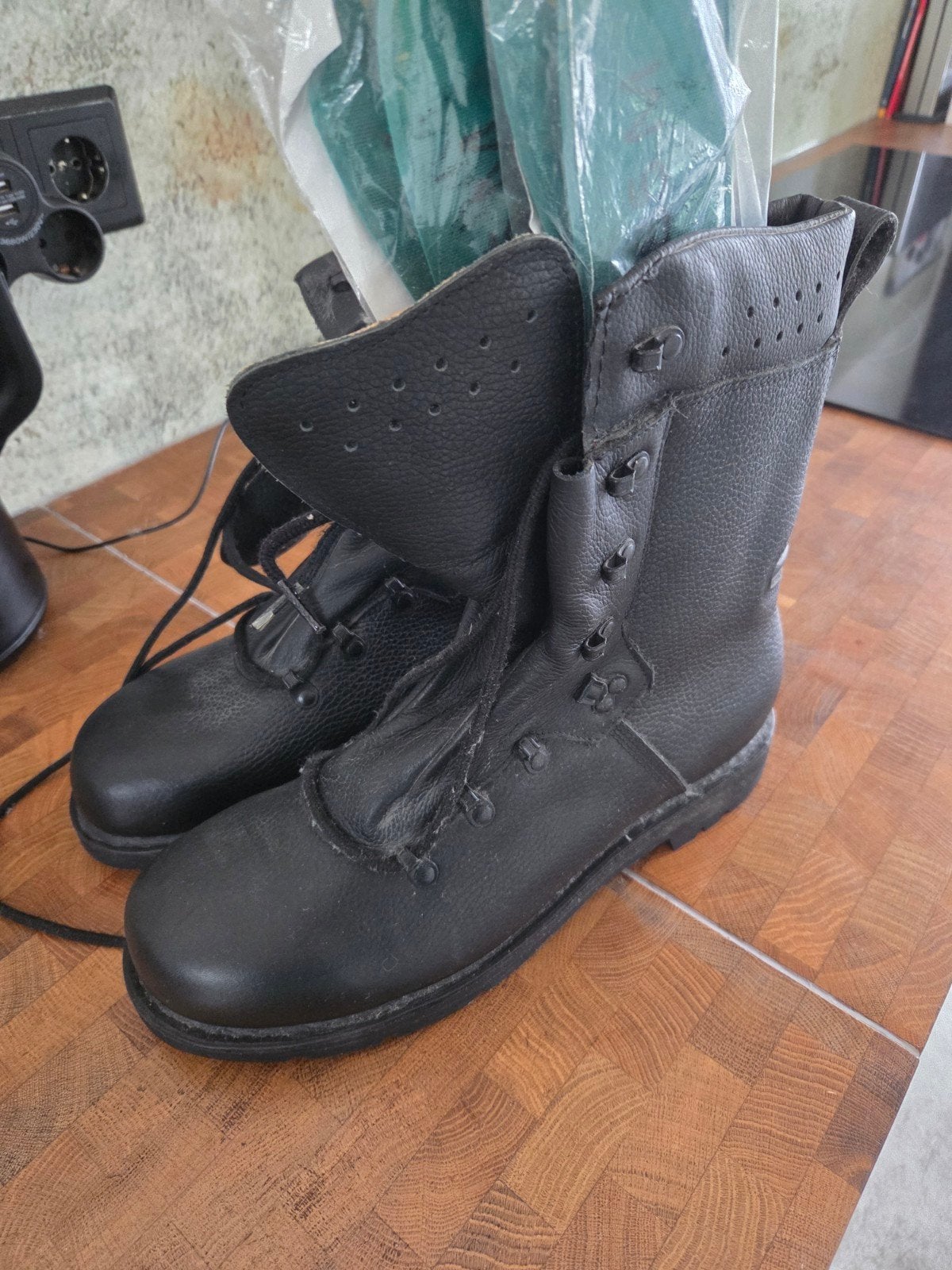 Leger kisten, Ophalen of Verzenden, Nieuw, Zwart, Boots