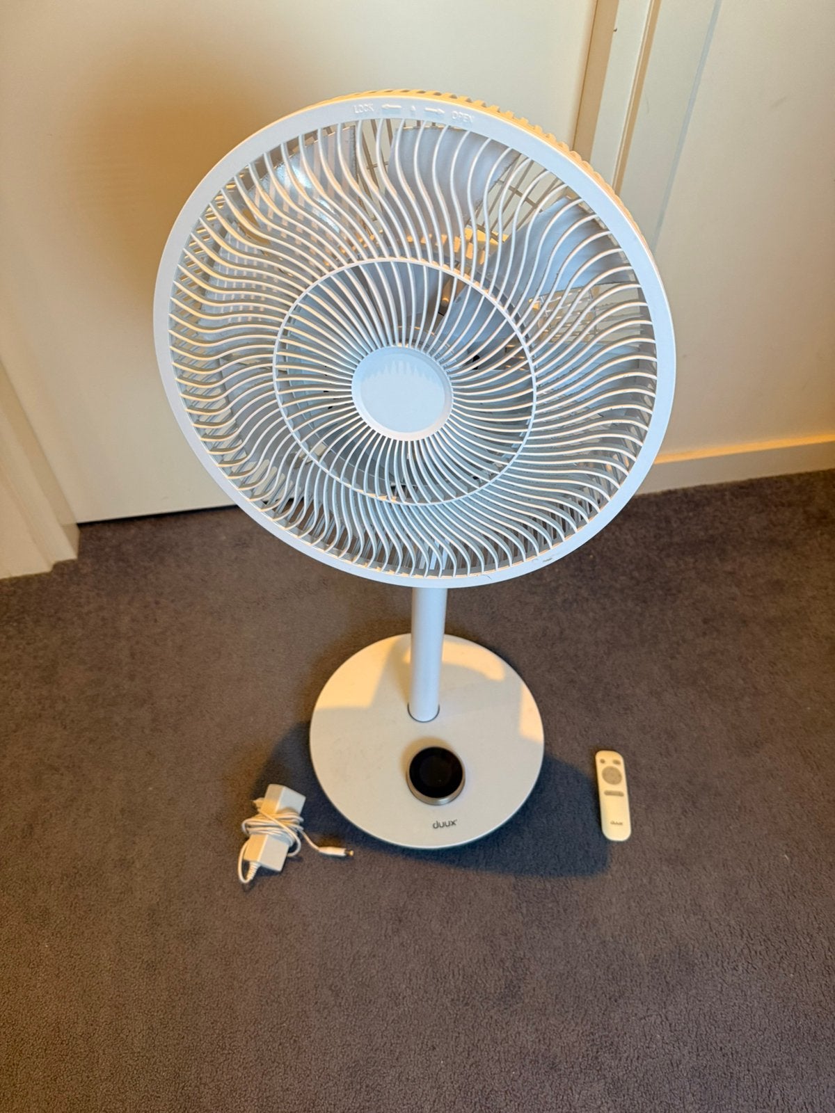 Duux Whisper Smart - vorige generatie, Witgoed en Apparatuur, Ophalen, Ventilator met afstandsbediening, Zo goed als nieuw, Statiefventilator