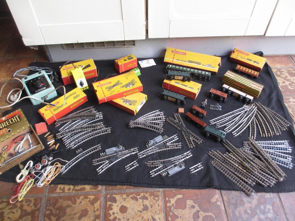 Grote partij Trix Express Wagons rails wissels trafo's  enz, Gebruikt, Gelijkstroom, Trix, Wagon