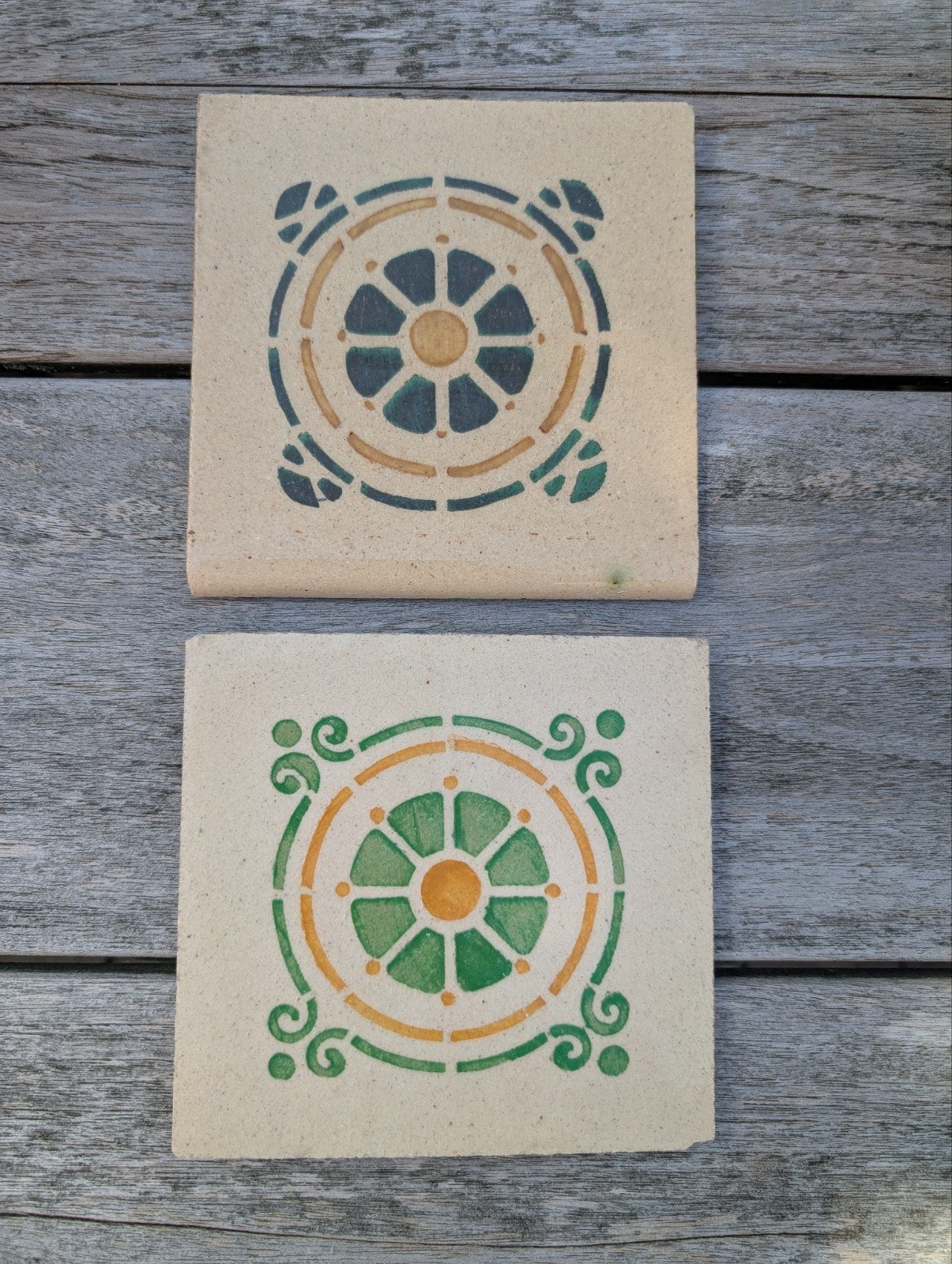 2 oude tegels met uniek patroon, Ophalen of Verzenden