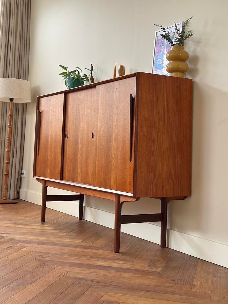 Vintage highboard wandmeubel Deens teak hout jaren 50/60/70, Ophalen, Gebruikt, Met deur(en), 100 tot 150 cm