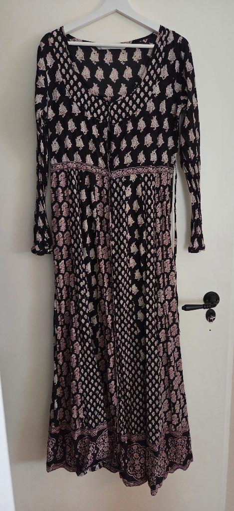 Zwarte roze beige Indiase maxi jurk Isla Ibiza - 38, Kleding | Dames, Jurken, Maat 38/40 (M), Zwart, Ophalen of Verzenden, Zo goed als nieuw
