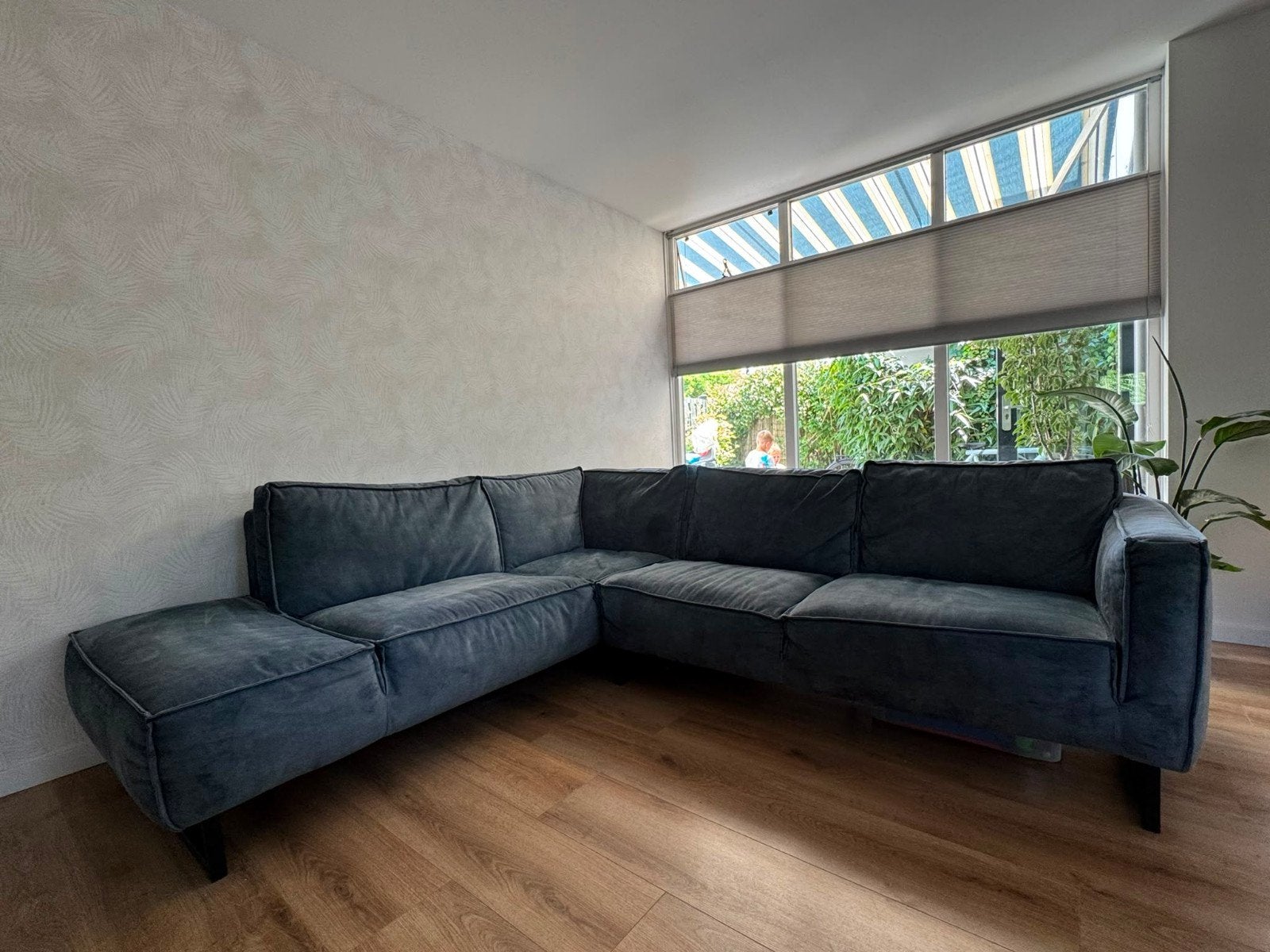 Comfortabele Hoekbank in Stof Loods 5 Velvet, Huis en Inrichting, Banken | Bankstellen, Ophalen, 250 tot 300 cm, Modern en comfortabel