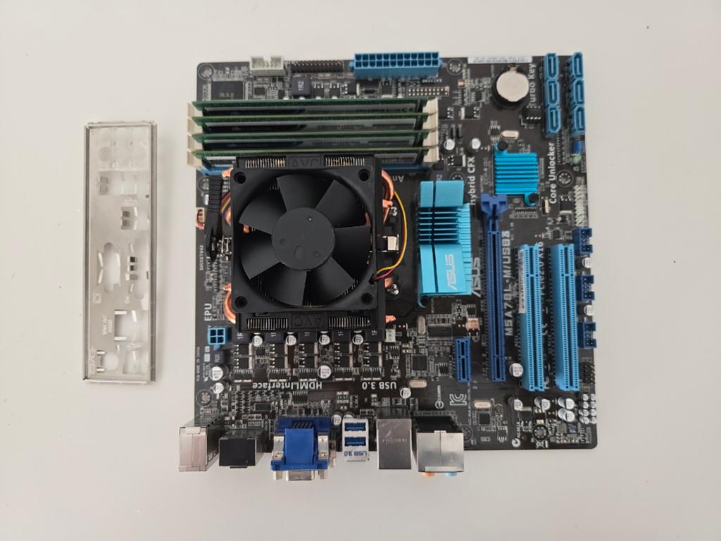 Moederbord setje Asus M5A78L-M/USB3

- AMD FX6300 - 16GB, Ophalen of Verzenden, DDR3