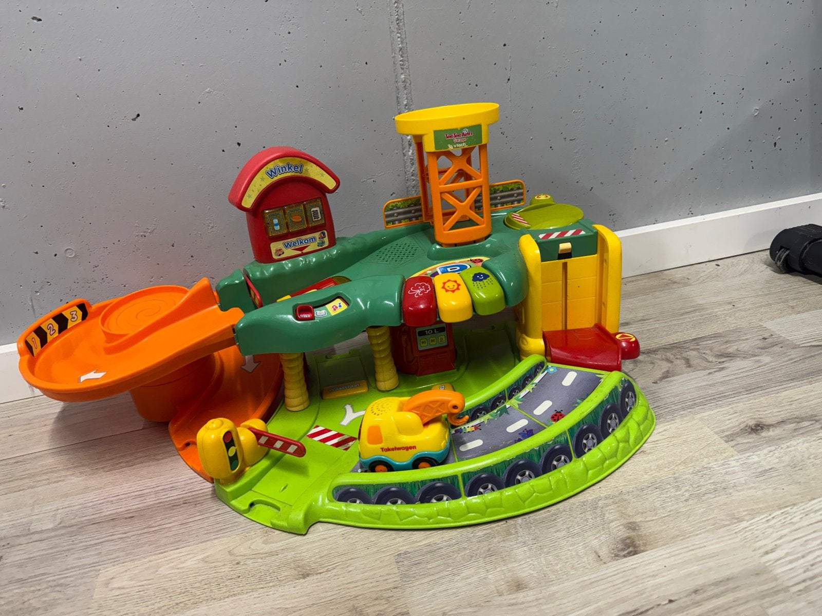 Vtech toet toet autogarage met 2, Kinderen en Baby's, Ophalen of Verzenden