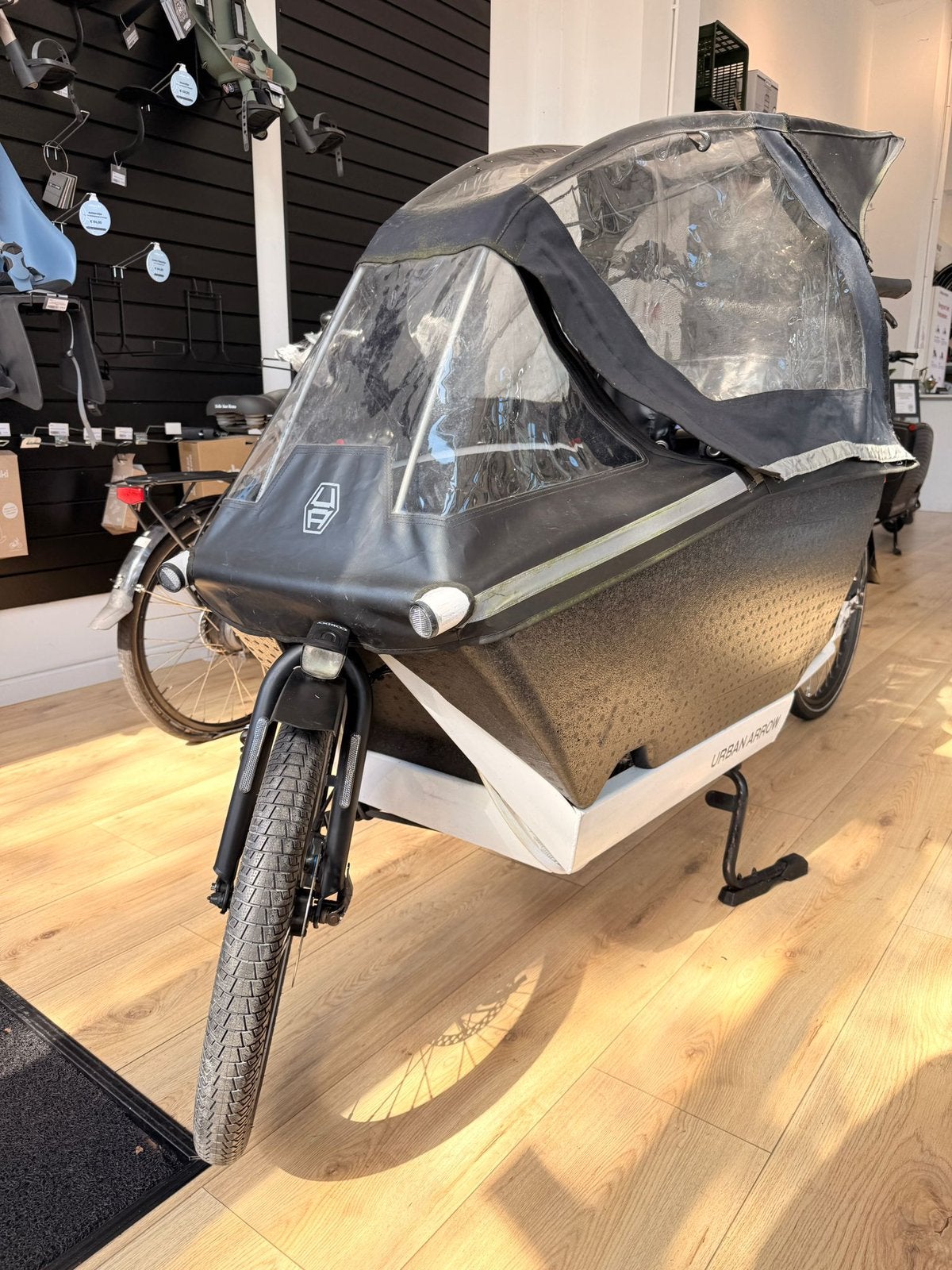 Urban Arrow Family Performance line 500WH Raincover Garantie, Fietsen en Brommers, Fietsen | Bakfietsen, Urban arrow, Huif, Ophalen of Verzenden