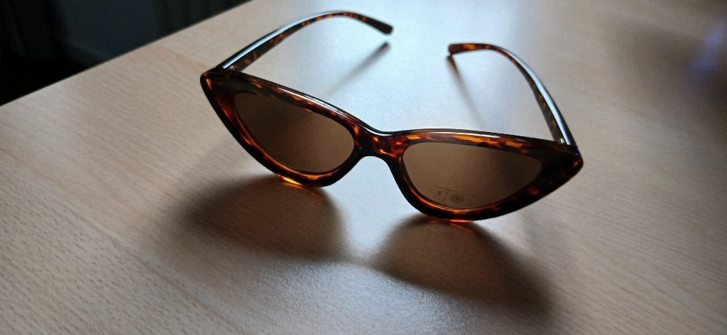 Cat eye zonnebril - nieuw, Sieraden, Tassen en Uiterlijk, Zonnebrillen en Brillen | Dames, Overige merken, Zonnebril, Bruin, Nieuw