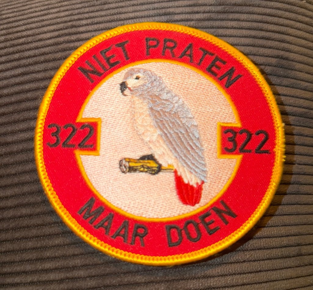 'Niet Praten Maar Doen' patch 322 sqn Rnlaf, Ophalen of Verzenden, Luchtmacht, Nederland, Overige typen