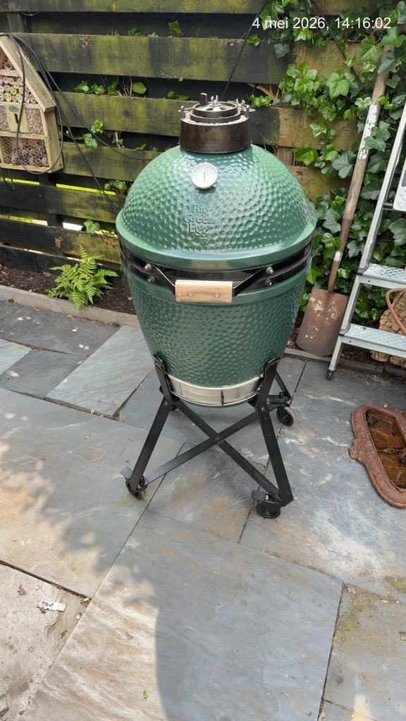 Big Green Egg Medium met onderstel, Ophalen, Gebruikt, Big Green Egg