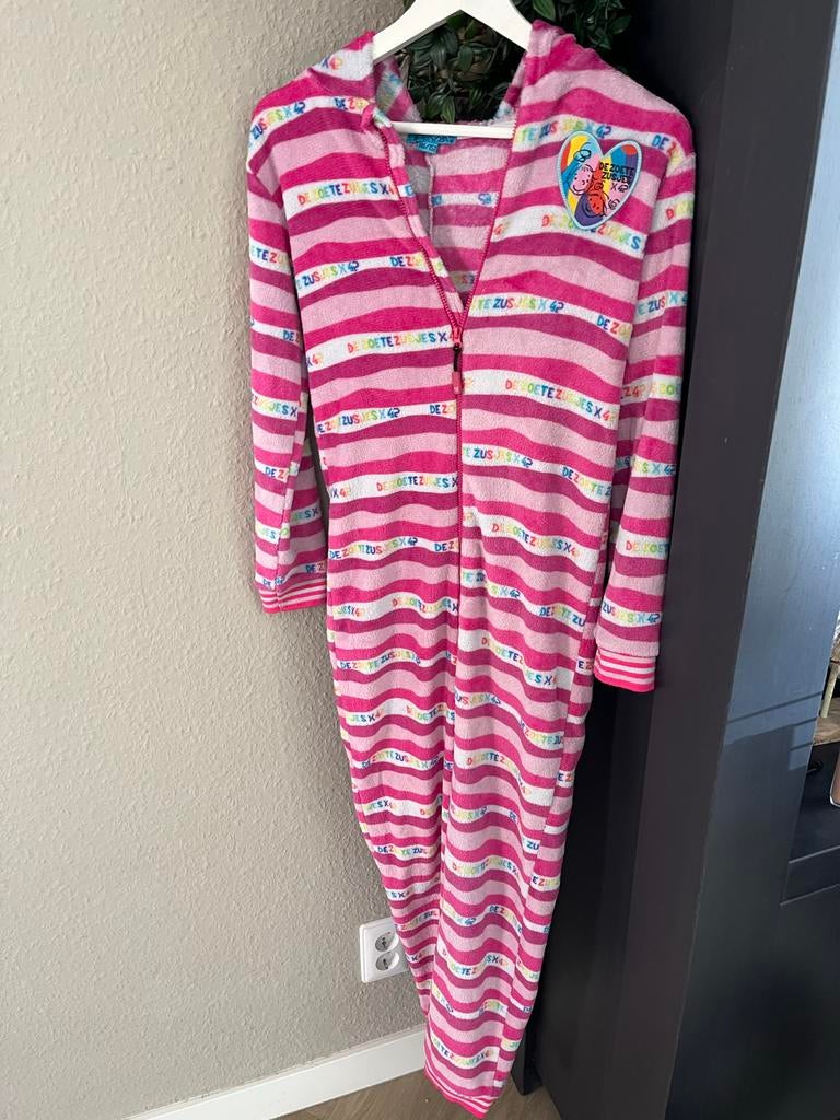 Zoete zusjes onesie maat 146, Kinderen en Baby's, Ophalen of Verzenden, Gebruikt, Meisje, Nacht- of Onderkleding